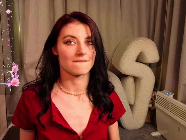 NicoleLuxe's BongaCams show and profile