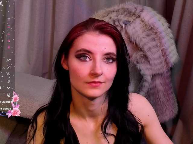 NicoleLuxe's BongaCams show and profile