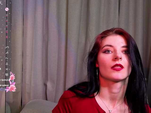 NicoleLuxe's BongaCams show and profile