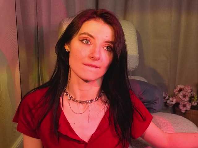 NicoleLuxe's BongaCams show and profile