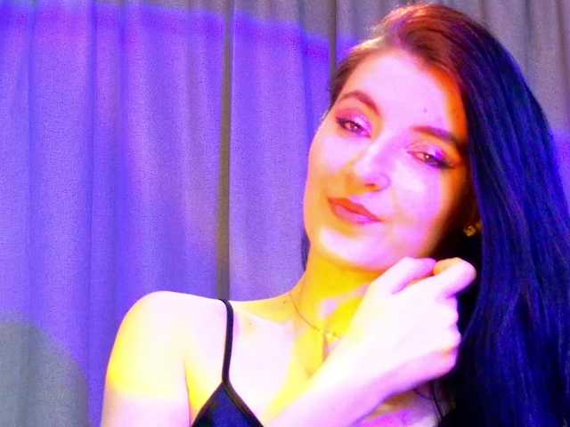 NicoleLuxe's BongaCams show and profile