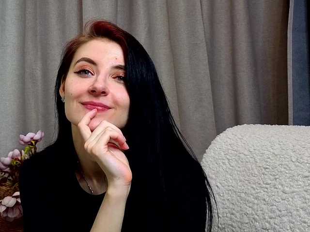 NicoleLuxe's BongaCams show and profile