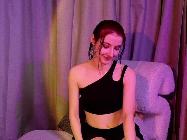 NicoleLuxe's BongaCams show and profile