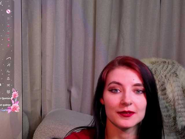 NicoleLuxe's BongaCams show and profile