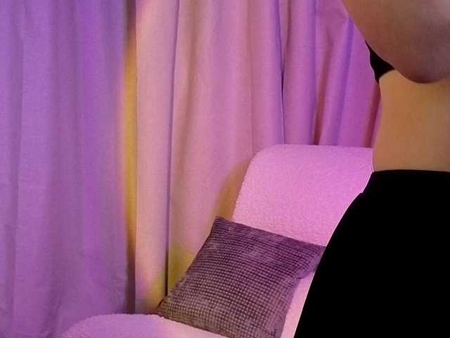 NicoleLuxe's BongaCams show and profile