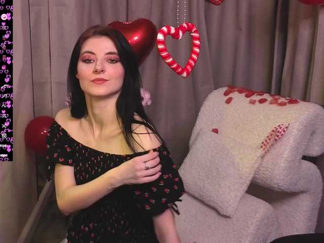 NicoleLuxe's BongaCams show and profile