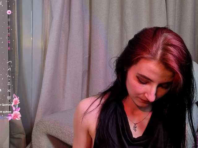 NicoleLuxe's BongaCams show and profile