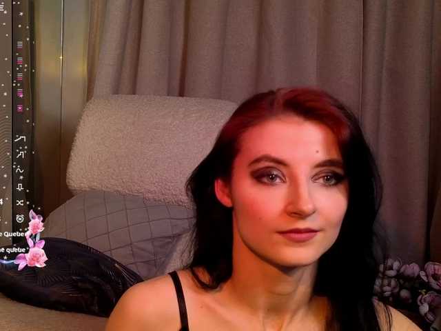 NicoleLuxe's BongaCams show and profile