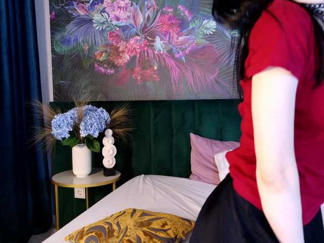 NicoleLuxe's BongaCams show and profile