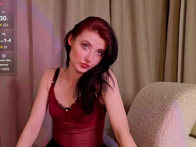 NicoleLuxe's BongaCams show and profile