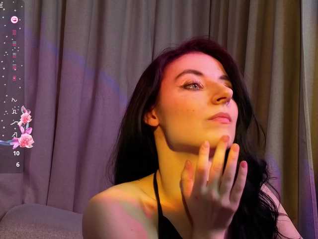 NicoleLuxe webcam bongacams model stream image