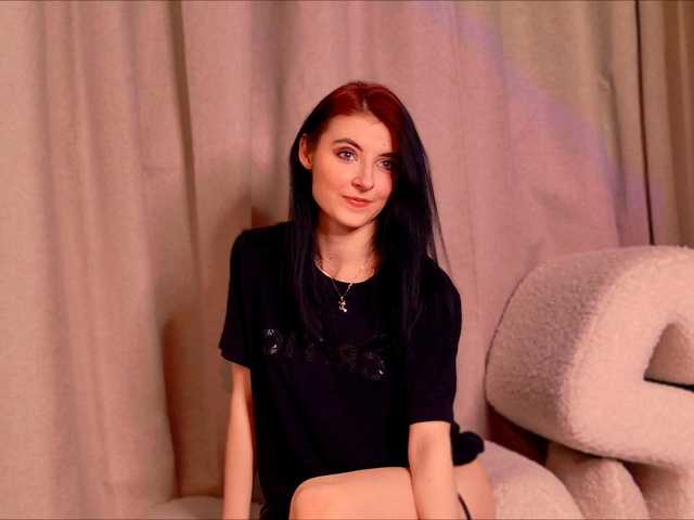 NicoleLuxe's BongaCams show and profile