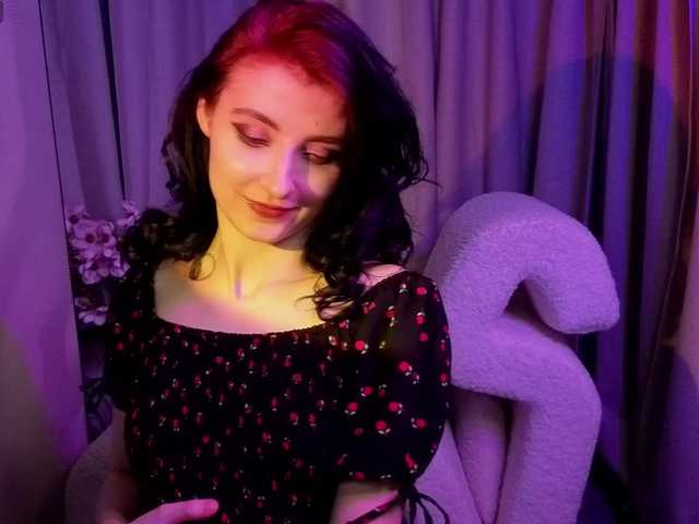 NicoleLuxe's BongaCams show and profile
