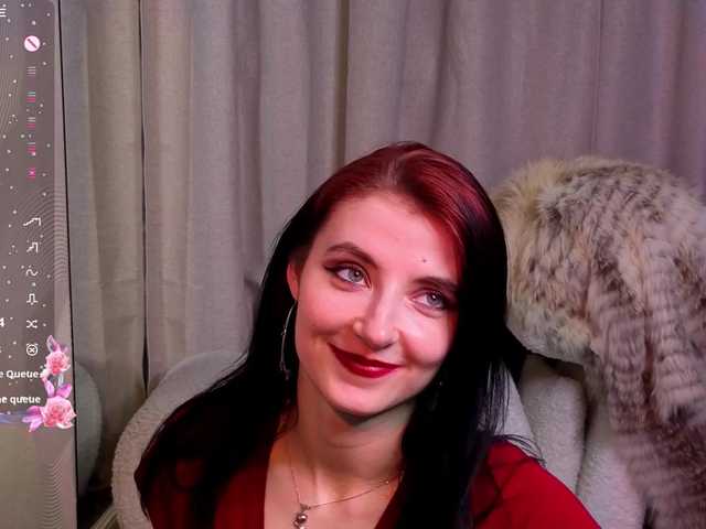NicoleLuxe's BongaCams show and profile