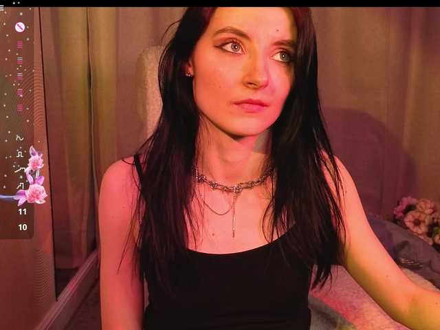 NicoleLuxe's BongaCams show and profile