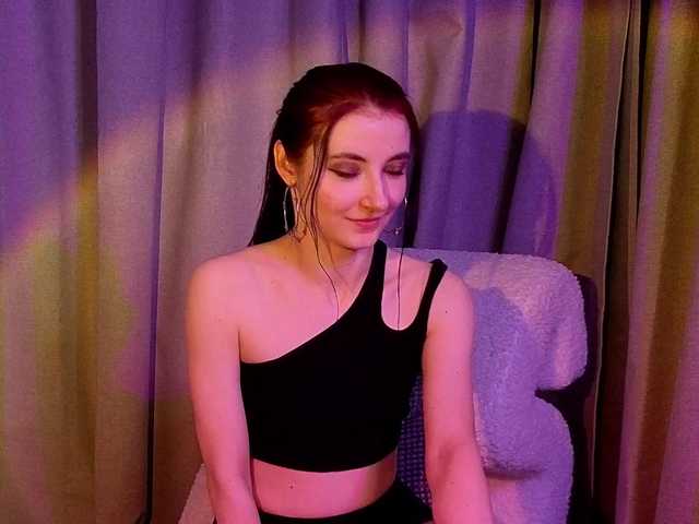 NicoleLuxe's BongaCams show and profile