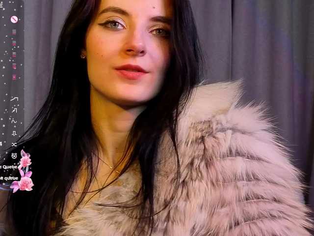 NicoleLuxe's BongaCams show and profile