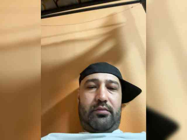 Krasavchik877 Live Webcam on BongaCams