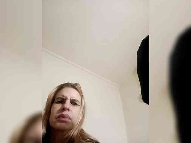 Calentonas Live Webcam on BongaCams