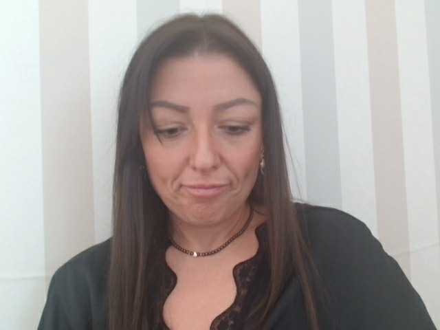 HoneyMuse's BongaCams show and profile