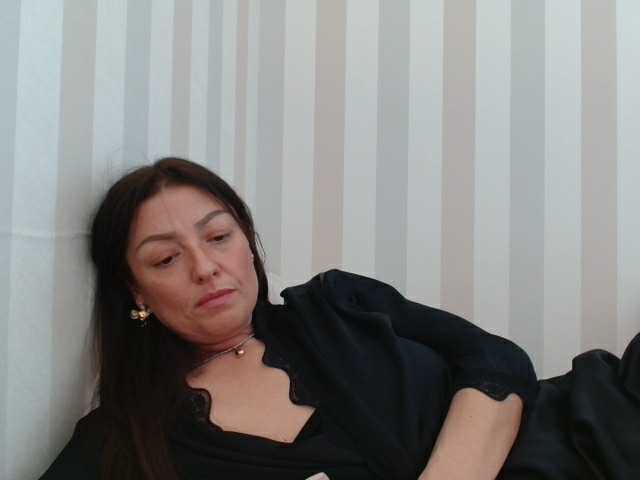 HoneyMuse's BongaCams show and profile