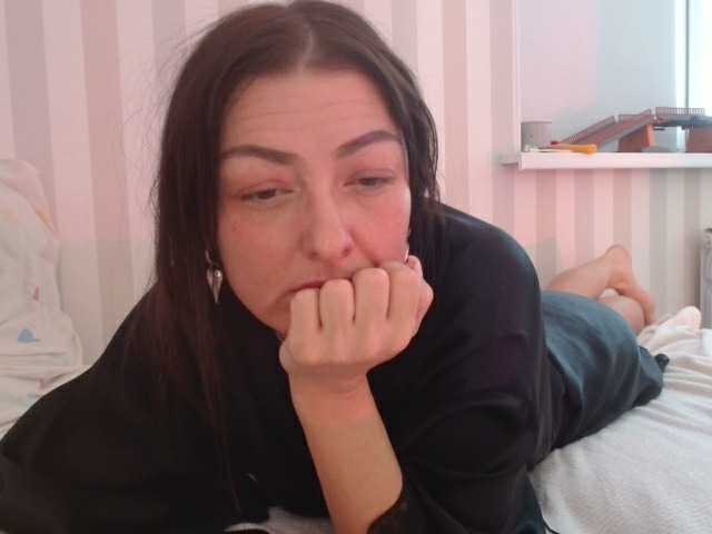 HoneyMuse's BongaCams show and profile