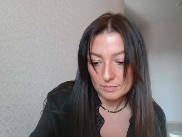 HoneyMuse's BongaCams show and profile