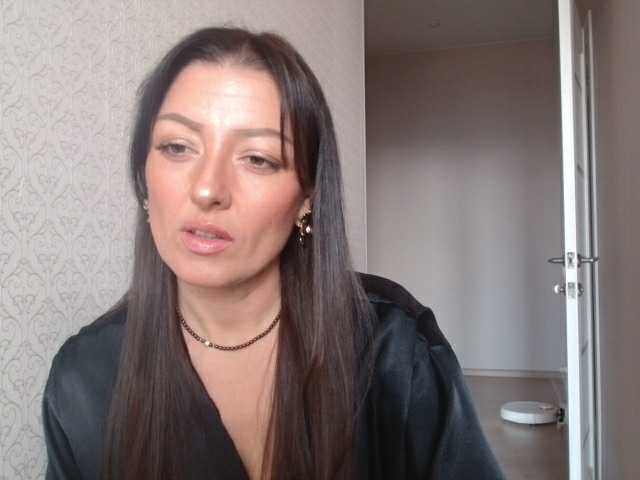 HoneyMuse's BongaCams show and profile