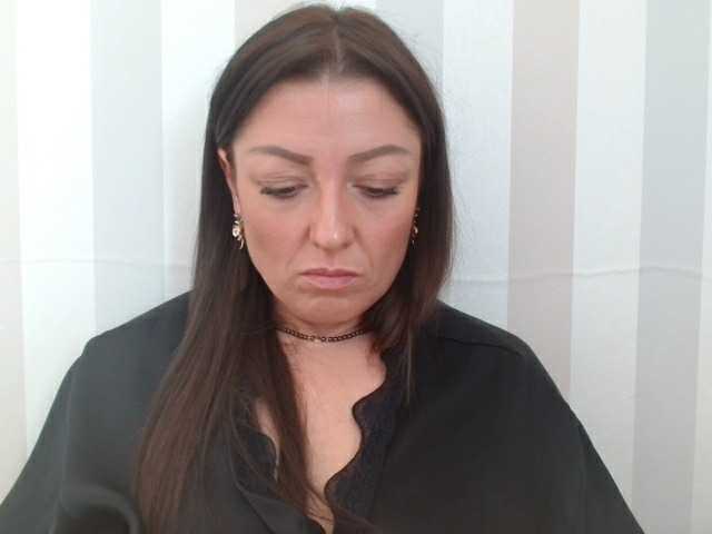 HoneyMuse's BongaCams show and profile