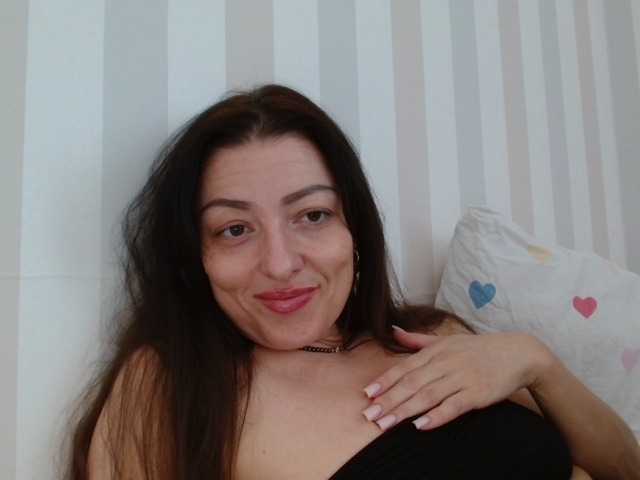 HoneyMuse's BongaCams show and profile