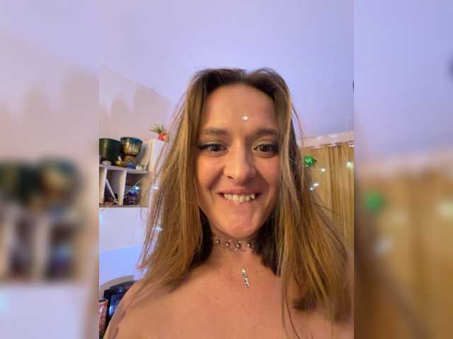 BigTwiXXX's BongaCams show and profile