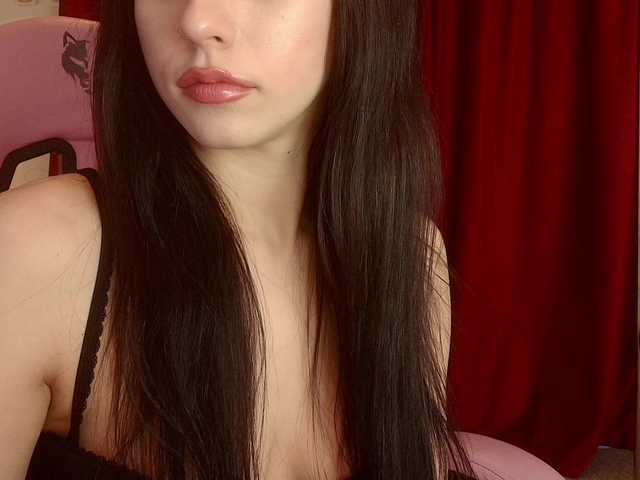 LunaAllure's BongaCams show and profile