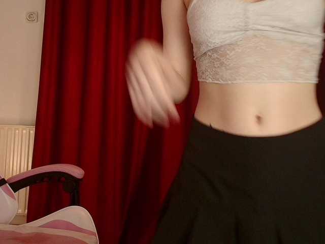 LunaAllure's BongaCams show and profile