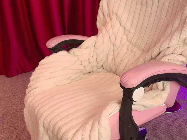 LunaAllure's BongaCams show and profile