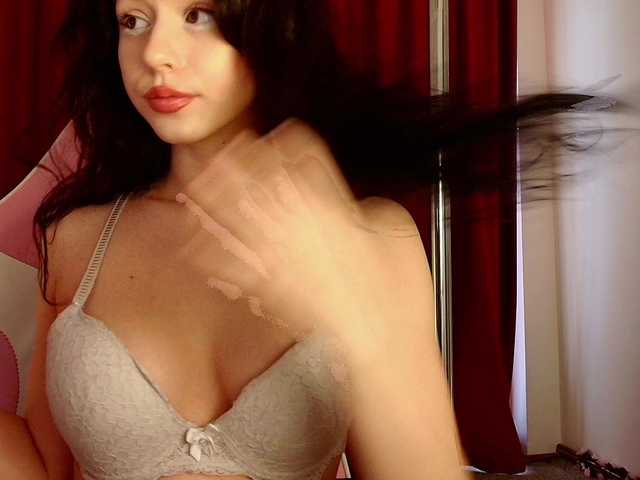 LunaAllure's BongaCams show and profile