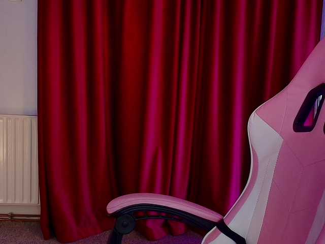 LunaAllure's BongaCams show and profile