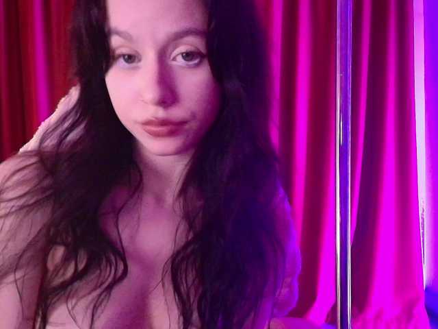 LunaAllure's BongaCams show and profile