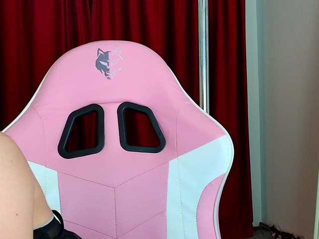 LunaAllure's BongaCams show and profile