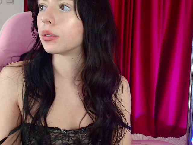LunaAllure webcam