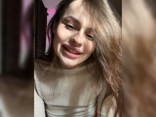 12-Little-girl-12's BongaCams show and profile