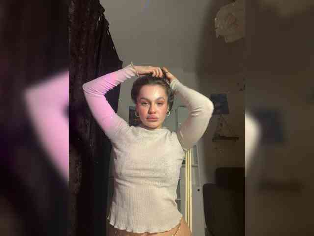 12-Little-girl-12 webcam