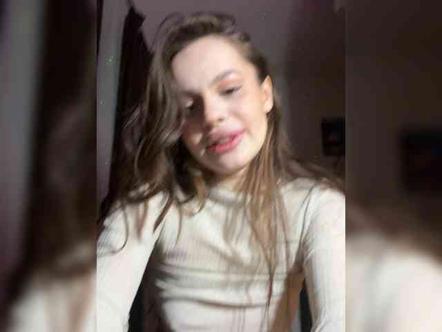 12-Little-girl-12 webcam