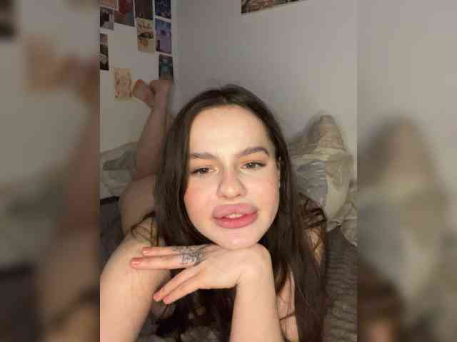 12-Lovely-girl-12 webcam