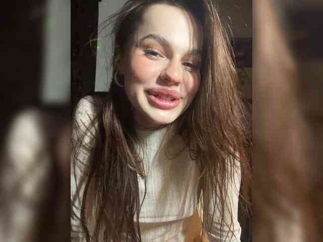 12-Little-girl-12 webcam