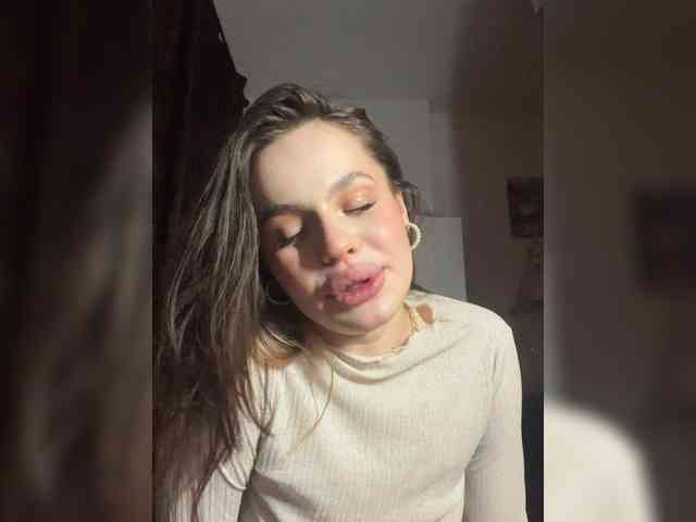 12-Little-girl-12 webcam