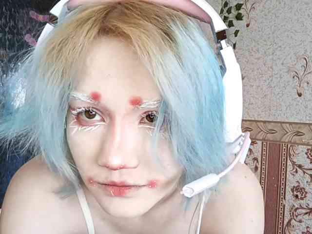 Alice-Kaneki webcam