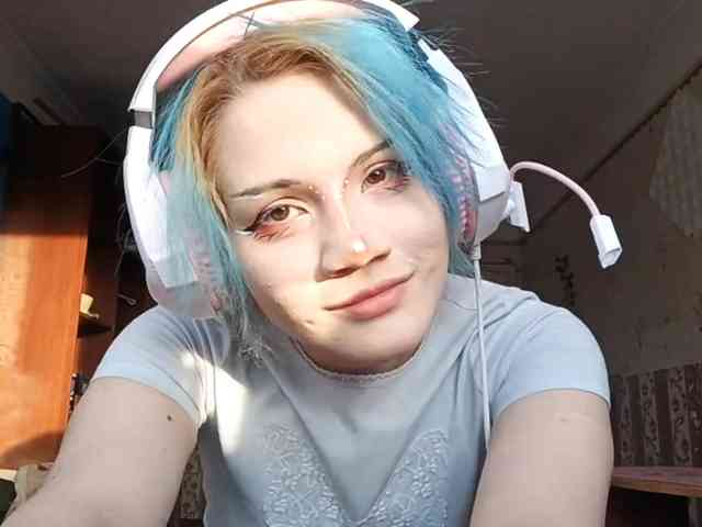 Alice-Kaneki webcam