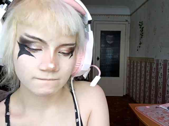 Alice-Kaneki webcam