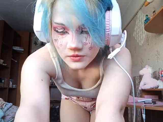 Alice-Kaneki webcam