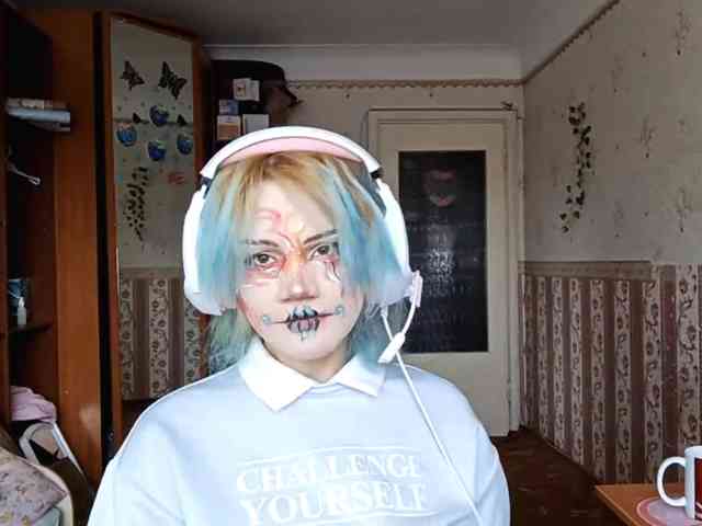 Alice-Kaneki webcam
